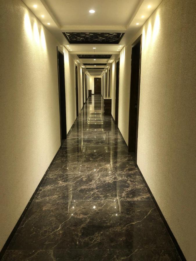 Hotel Circle Inn Ахмедабад Экстерьер фото