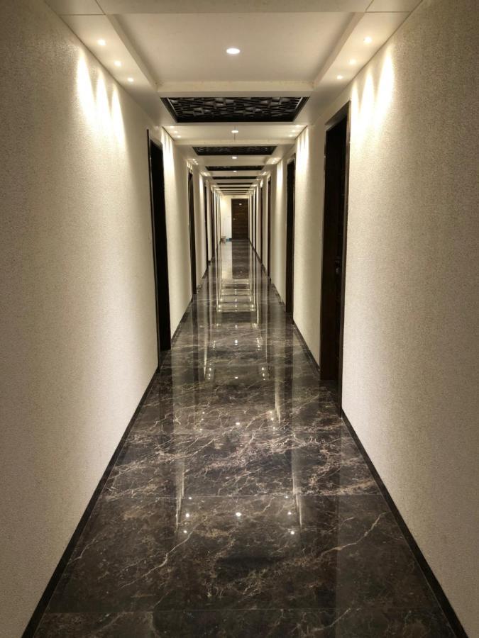 Hotel Circle Inn Ахмедабад Экстерьер фото